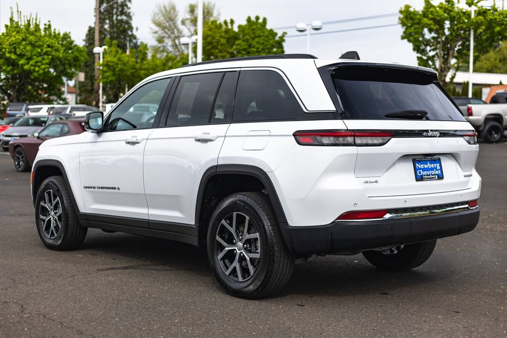 Used 2024 Jeep Grand Cherokee Limited AWD/4WD image 12