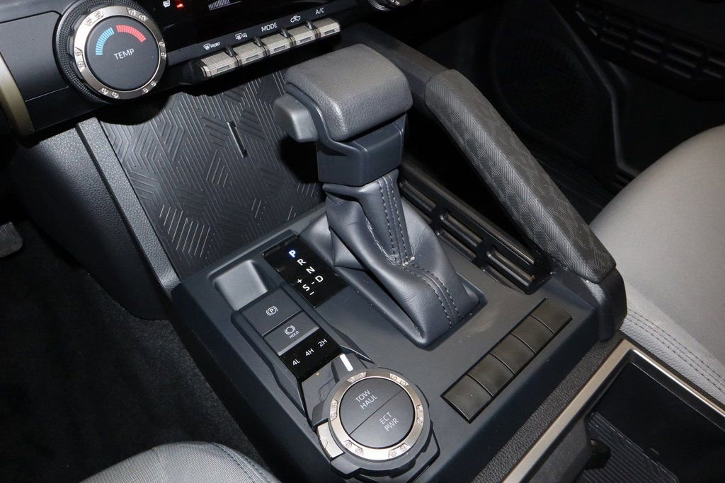 Used 2025 Toyota Tacoma SR5 image 31