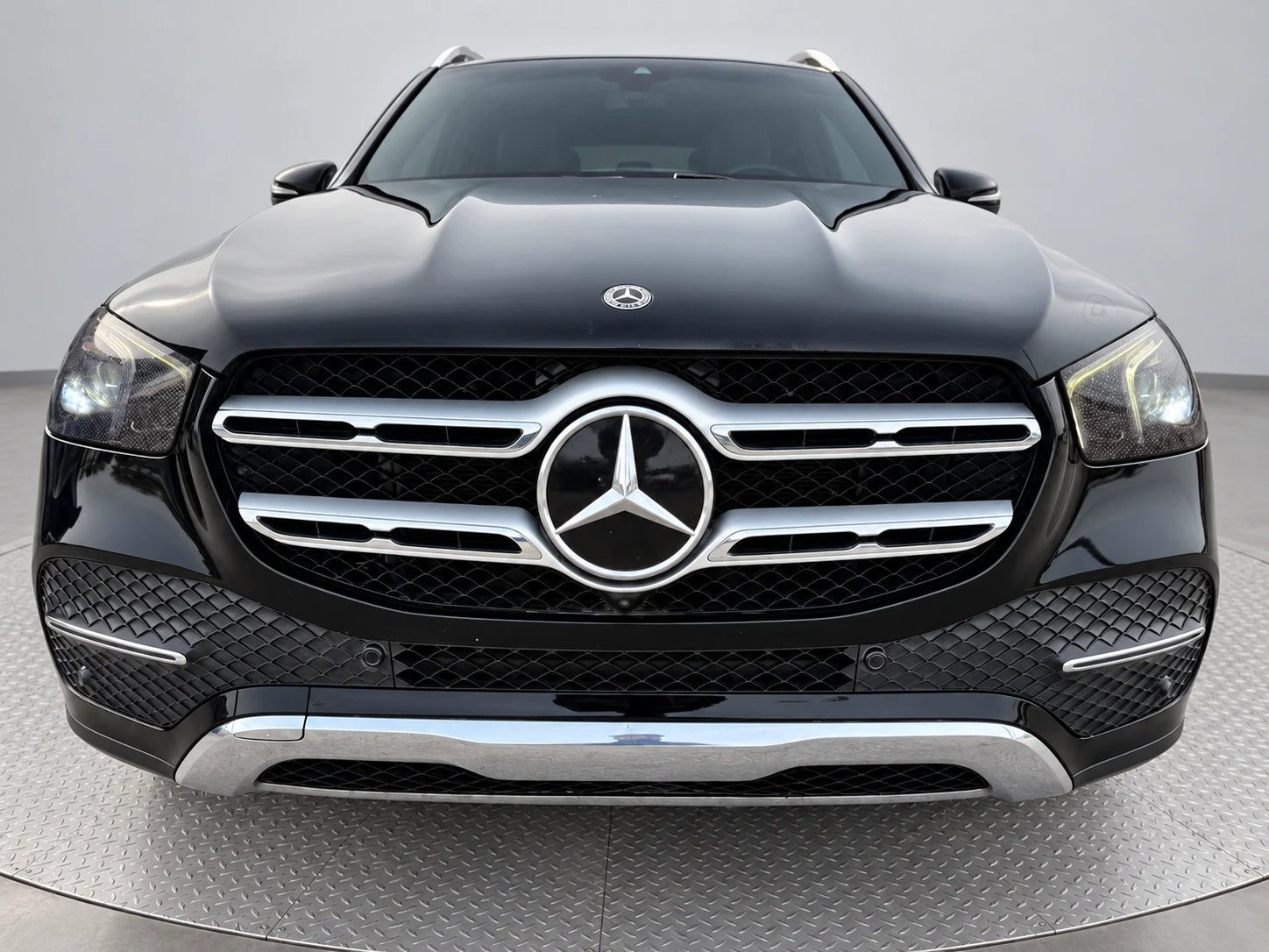 Used 2020 Mercedes-Benz GLE 350 4MATIC w/ Premium Package image 3