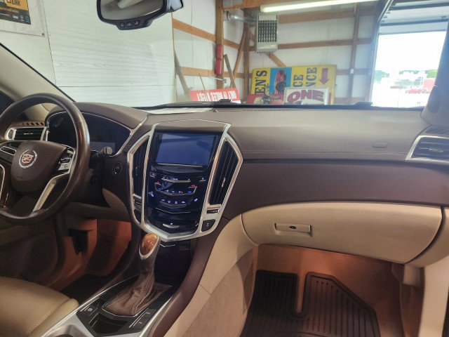 Used 2014 Cadillac SRX Luxury image 11