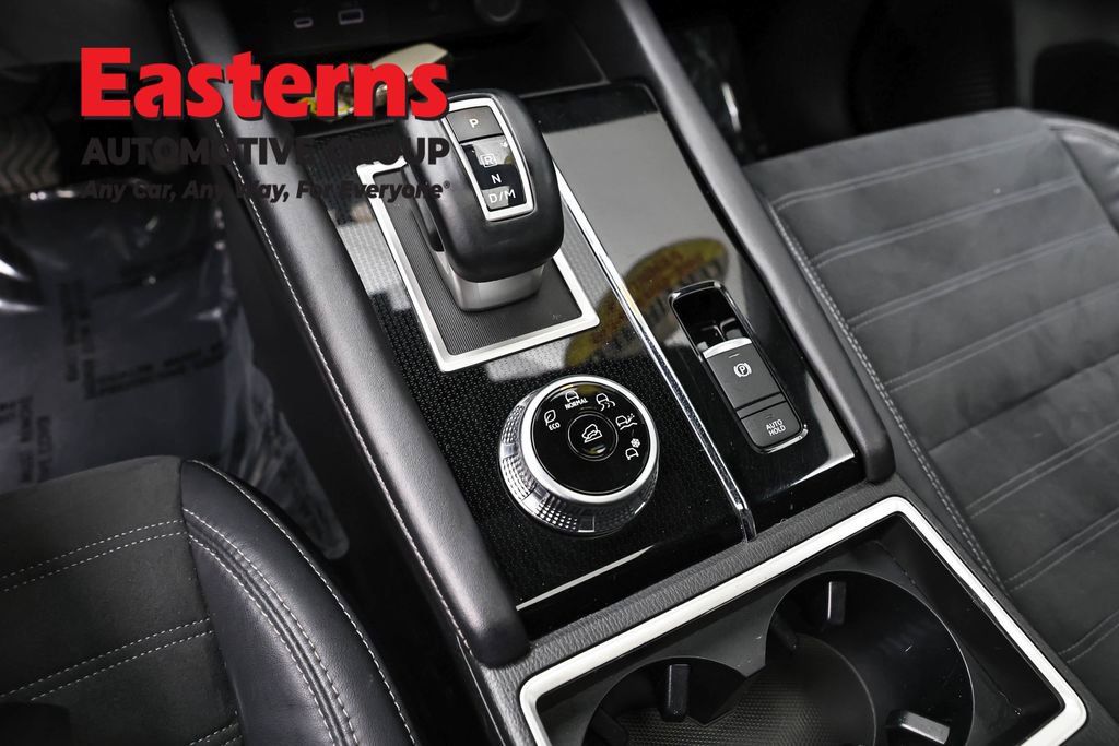 Used 2022 Mitsubishi Outlander SE image 13