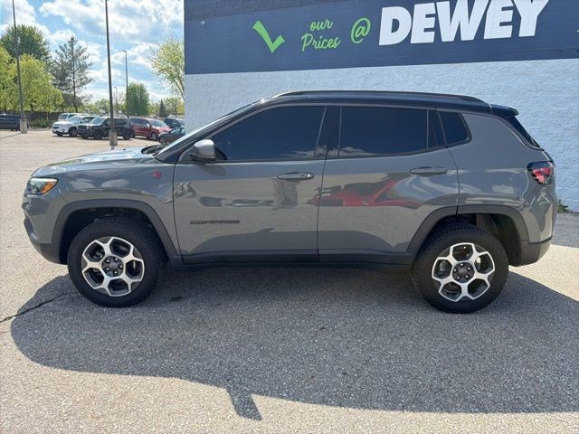Used 2022 Jeep Compass Trailhawk w/ Trailhawk Elite Group AWD/4WD image 2