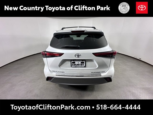 Used 2023 Toyota Highlander Platinum image 4