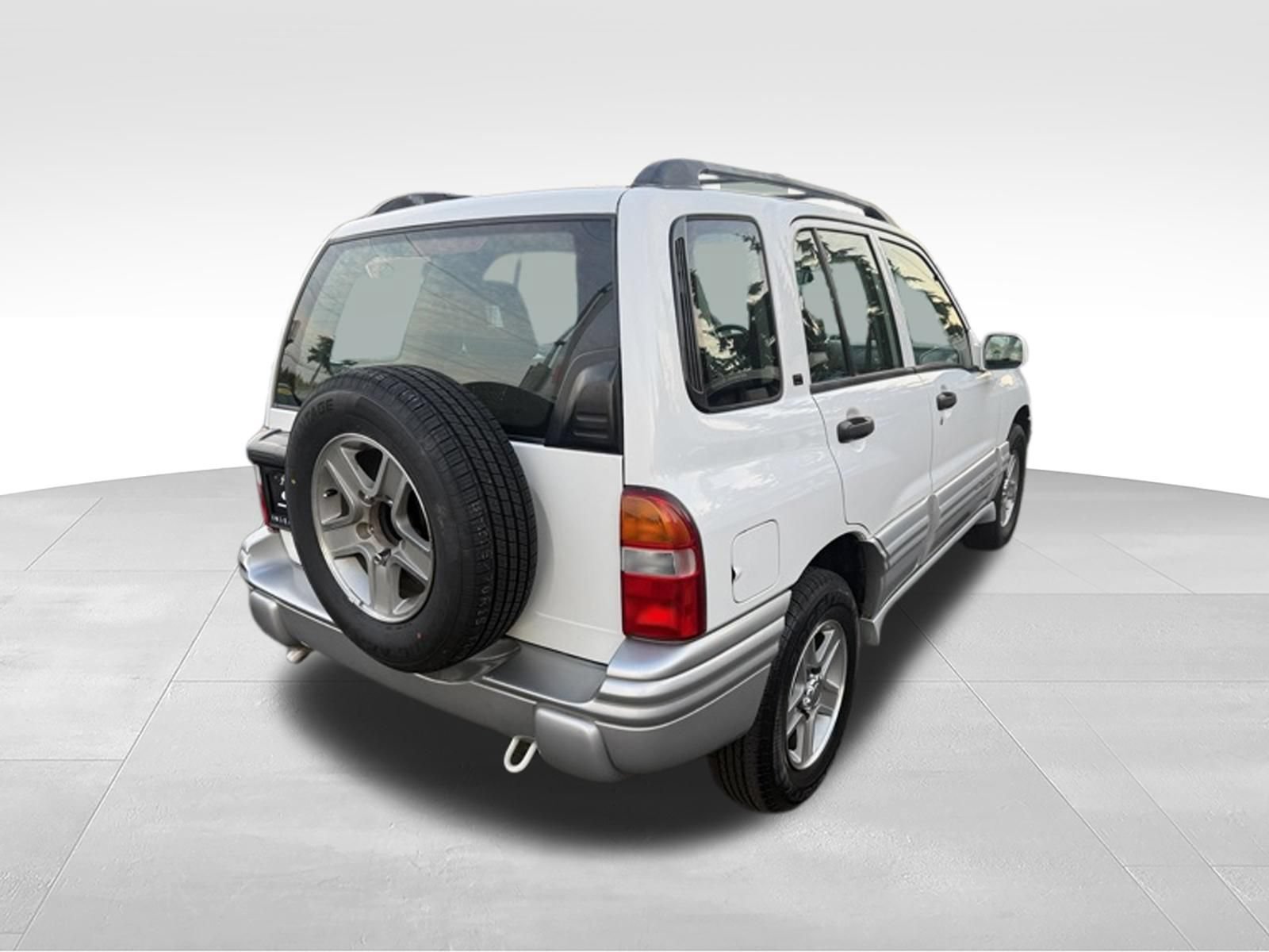 Used 2002 Chevrolet Tracker LT RWD image 6