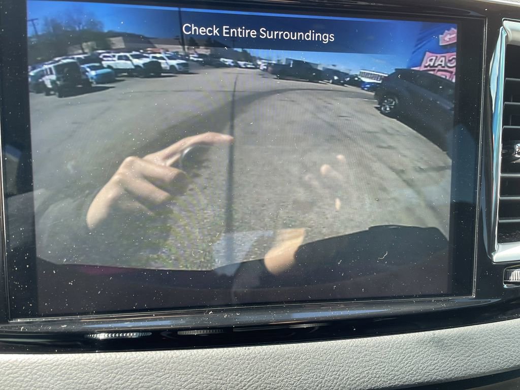 Certified 2023 Chrysler Pacifica Touring-L image 20