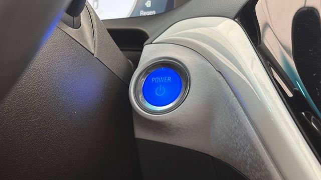 Used 2017 Chevrolet Bolt Premier w/ Driver Confidence II Package FWD image 34