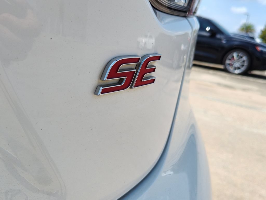 Used 2021 Toyota Corolla SE w/ SE Premium Package FWD image 8