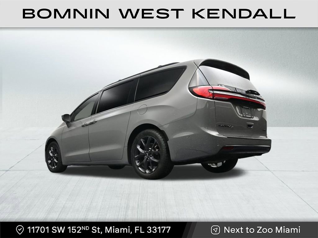 Used 2022 Chrysler Pacifica Limited w/ S Appearance Package image 23