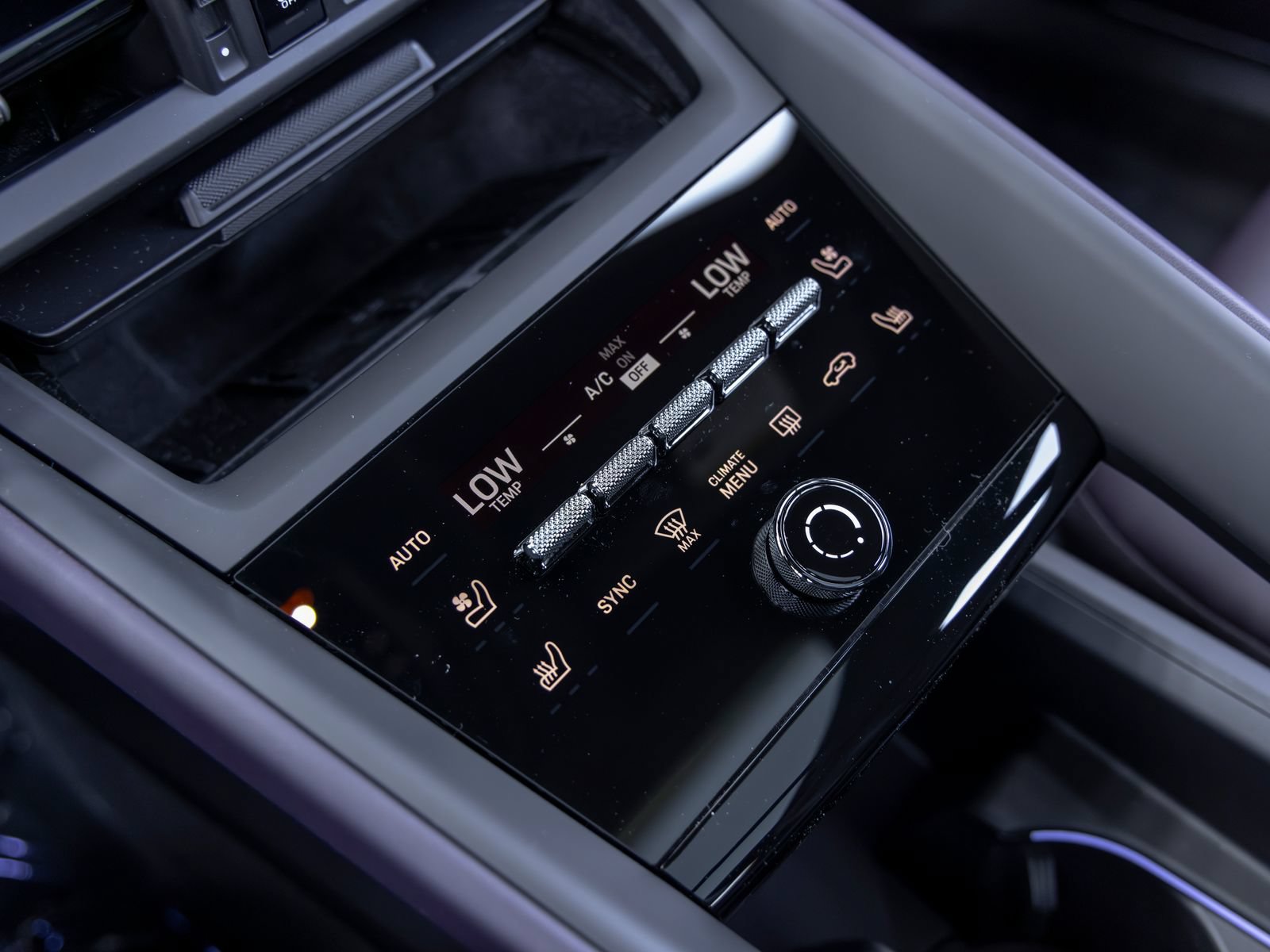 New 2026 Porsche Macan Electric RWD image 36