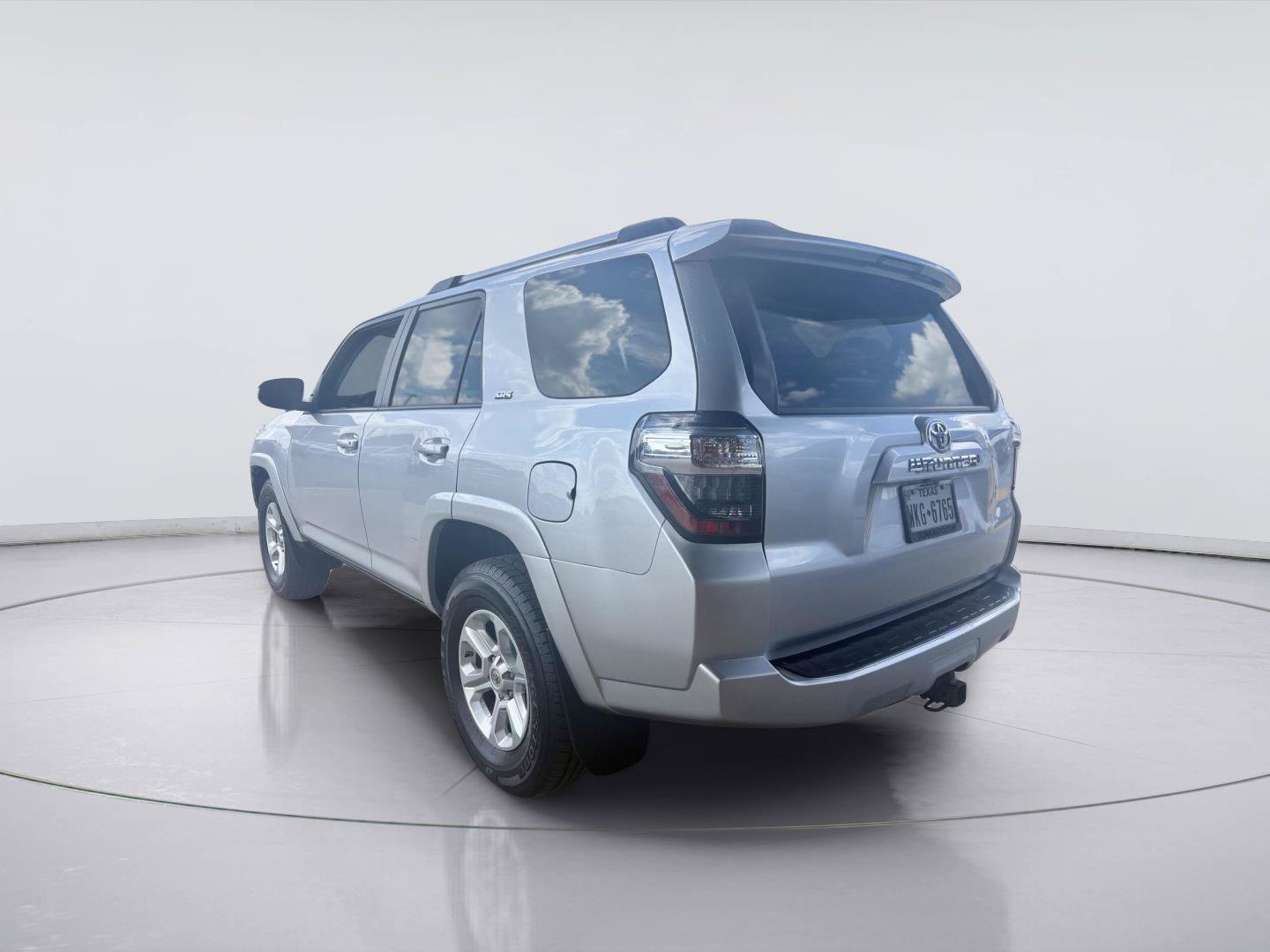 Used 2019 Toyota 4Runner SR5 RWD image 7