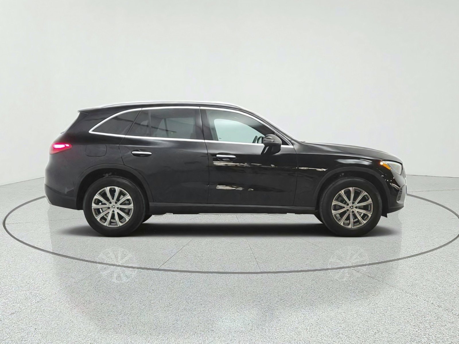 Certified 2026 Mercedes-Benz GLC 300 image 4