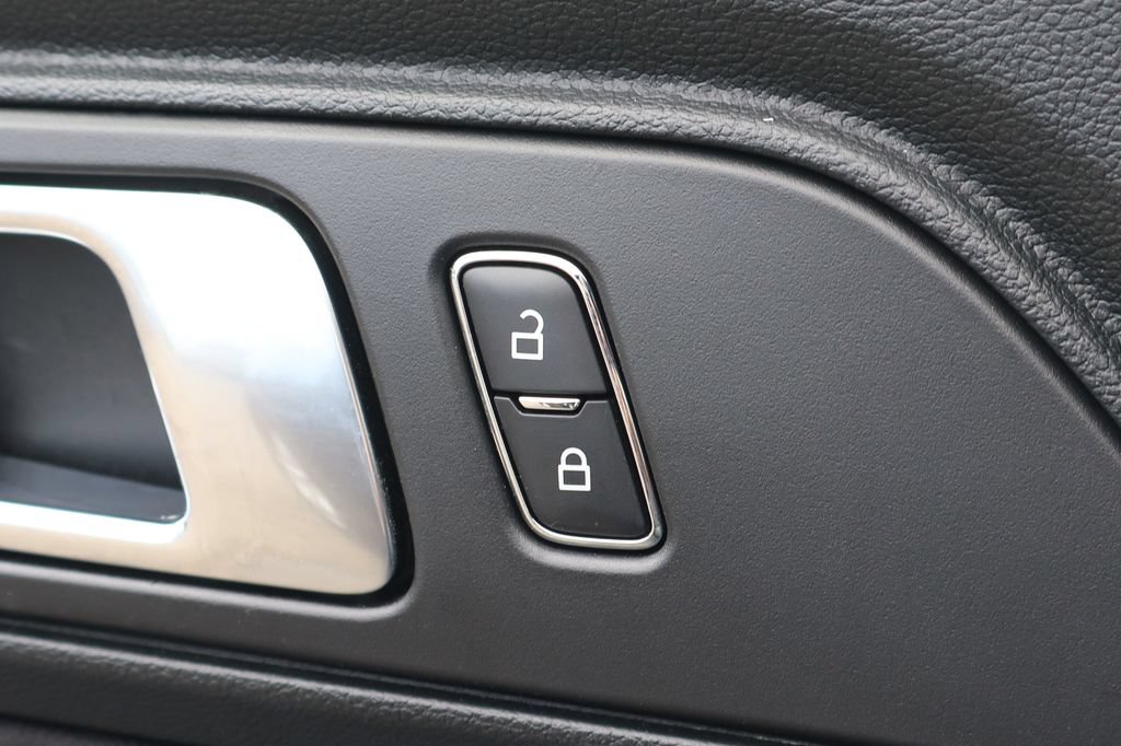 Used 2023 Ford Mustang Coupe RWD image 18
