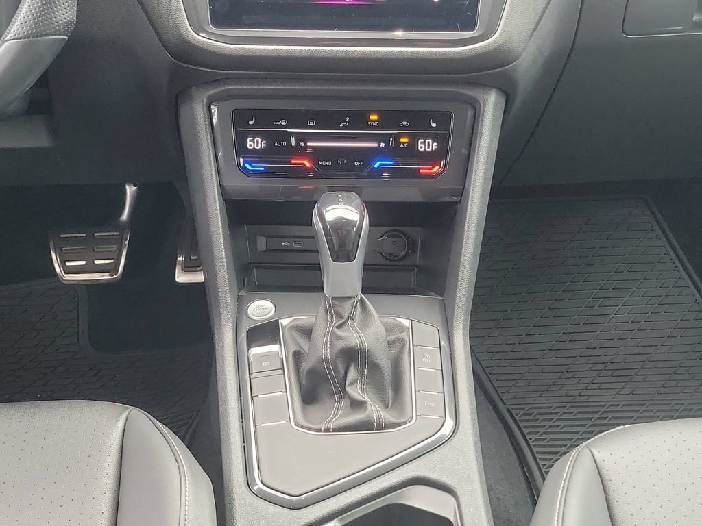 Certified 2023 Volkswagen Tiguan SE R-Line FWD image 23