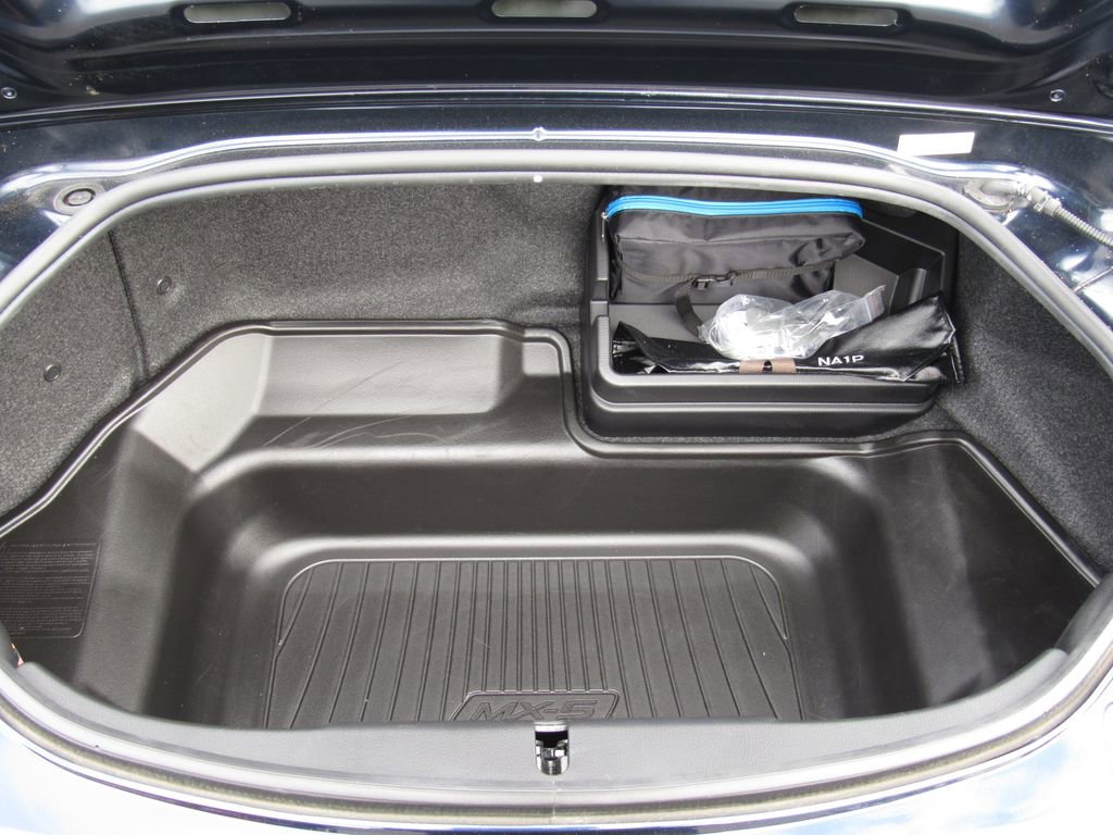 Used 2021 MAZDA MX-5 Miata RF Grand Touring RWD image 15