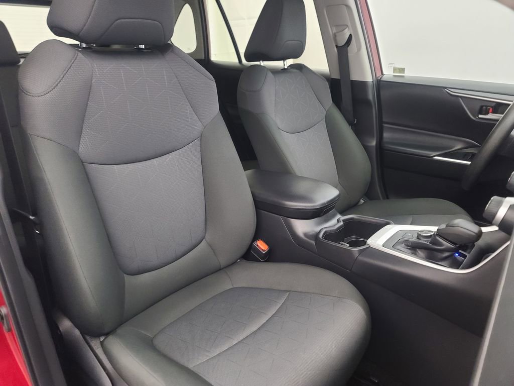 Used 2025 Toyota RAV4 XLE image 18