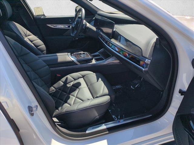 Used 2024 BMW 740i RWD image 23
