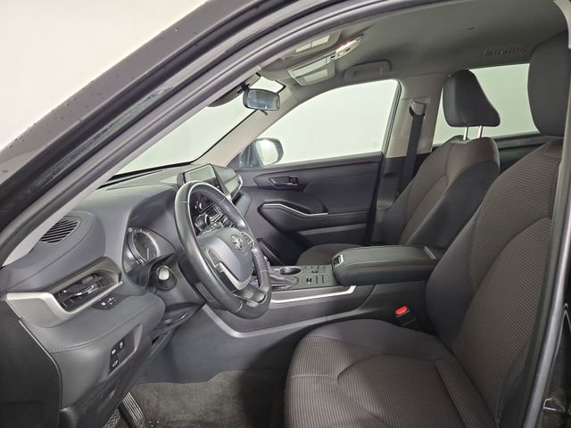 Used 2023 Toyota Highlander LE image 13