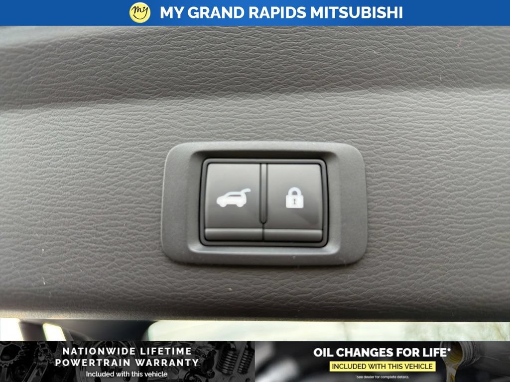 New 2026 Mitsubishi Outlander SE AWD/4WD image 25