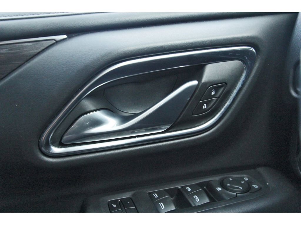 Used 2024 Chevrolet Suburban LT AWD/4WD image 15