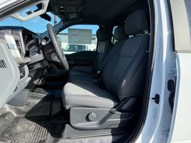 New 2026 Ford F550 4x4 Crew Cab image 12