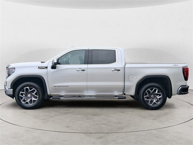 Used 2023 GMC Sierra 1500 SLT image 2