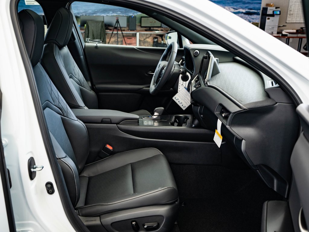 New 2025 Lexus UX 300h AWD image 22