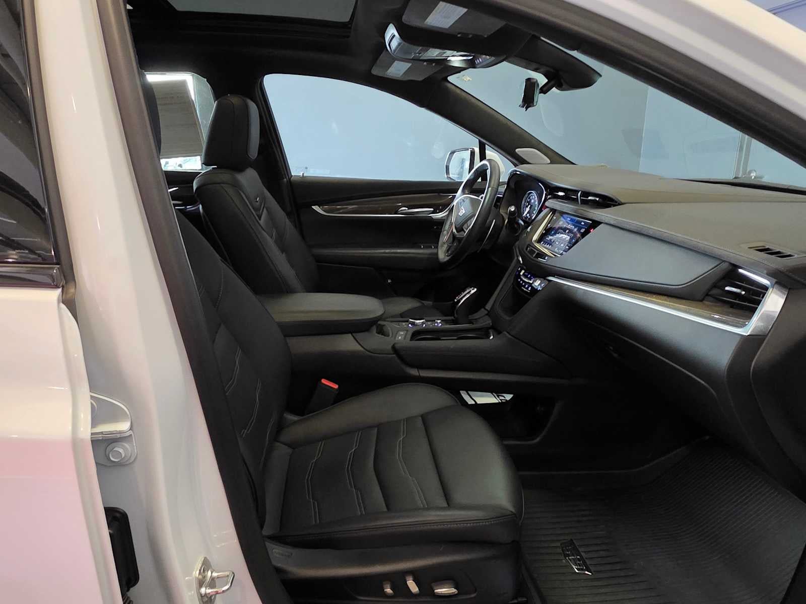 Used 2024 Cadillac XT5 Sportv w/ Platinum Package AWD/4WD image 11