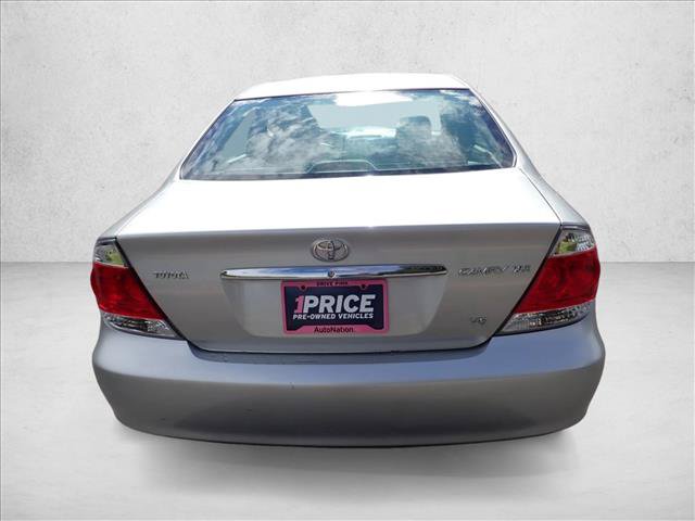 Used 2005 Toyota Camry XLE FWD image 3
