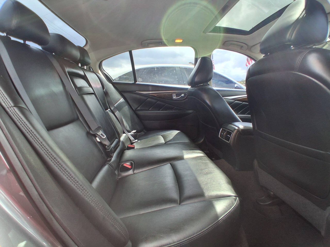 Used 2019 INFINITI Q50 Luxe w/ Essential Package (3.0T Luxe) RWD image 18
