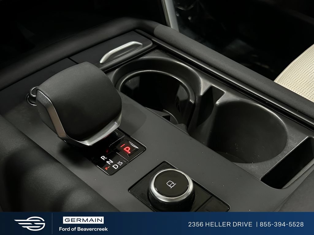 Used 2025 Land Rover Discovery S AWD/4WD image 19