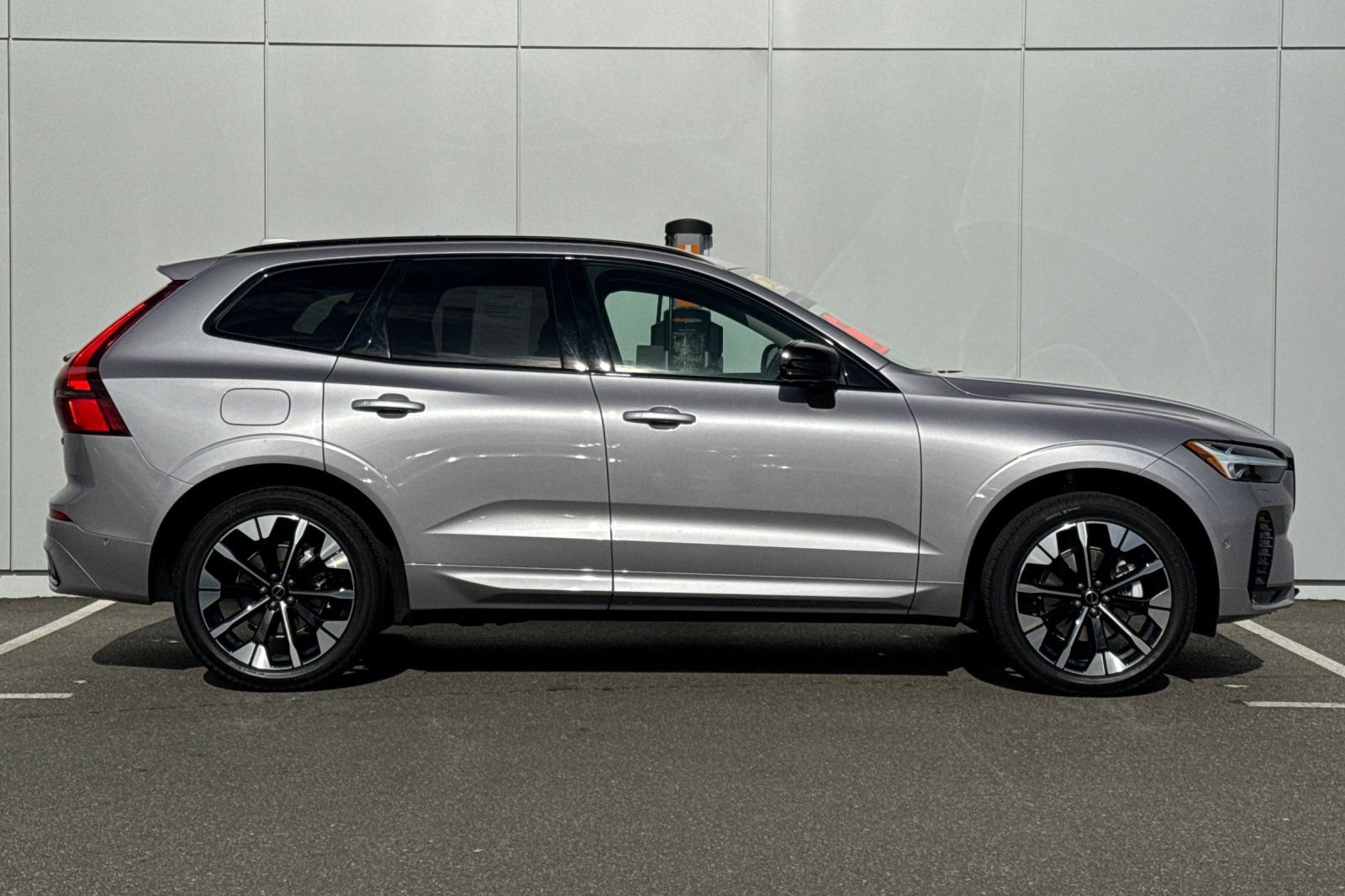 Certified 2026 Volvo XC60 B5 Plus w/ Climate Package PRO image 6