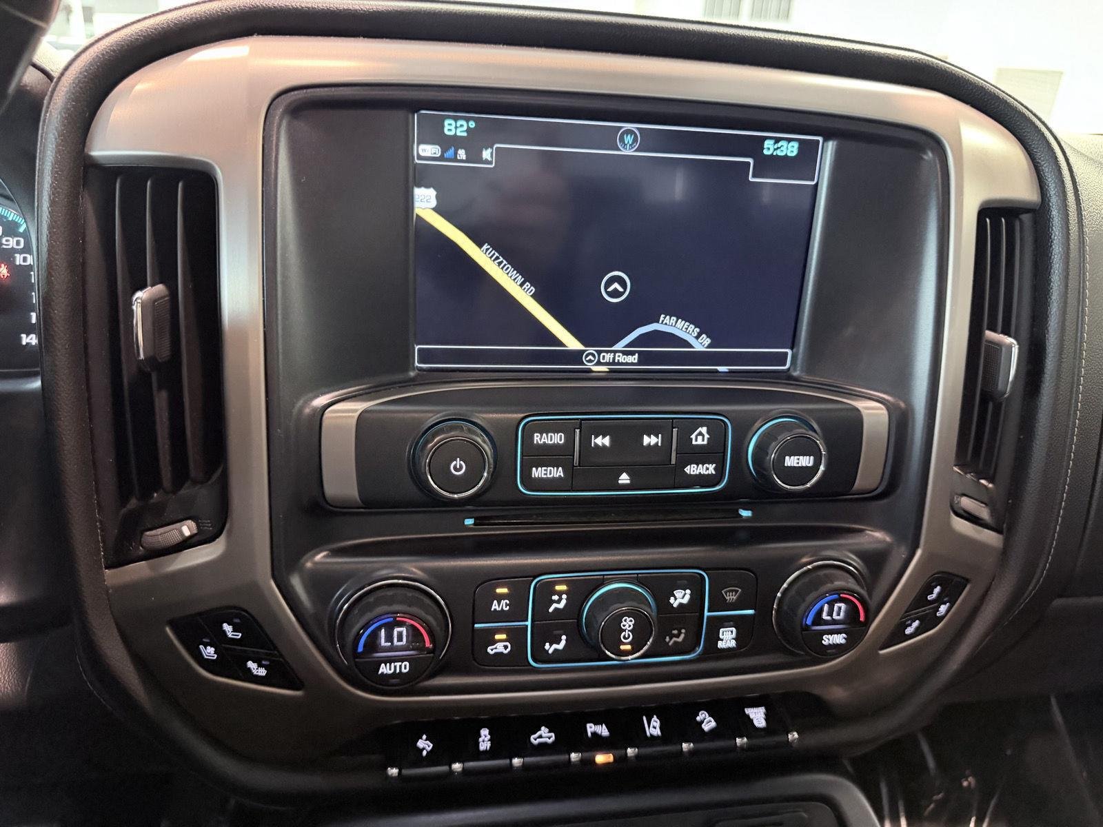 Used 2018 GMC Sierra 2500 Denali w/ Duramax Plus Package AWD/4WD image 42