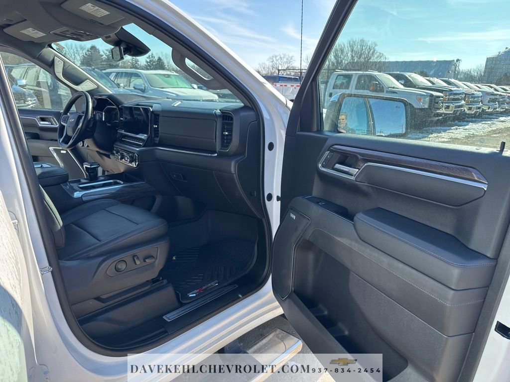 Used 2022 Chevrolet Silverado 1500 LTZ AWD/4WD image 26