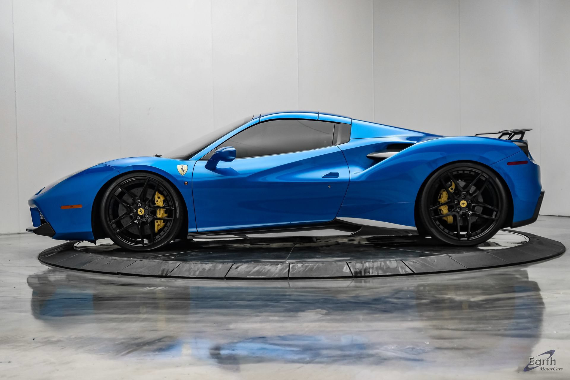 Used 2017 Ferrari 488 Spider RWD image 10