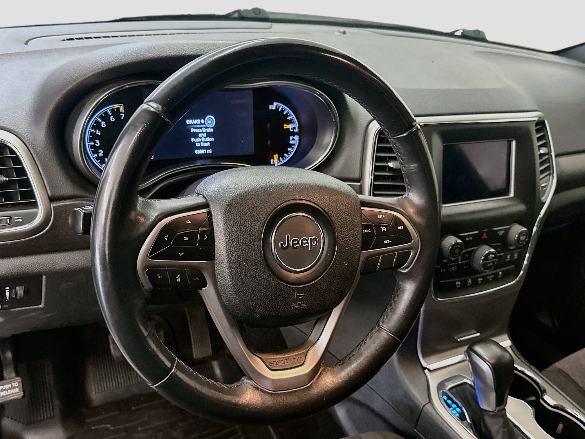 Used 2018 Jeep Grand Cherokee Laredo AWD/4WD image 18