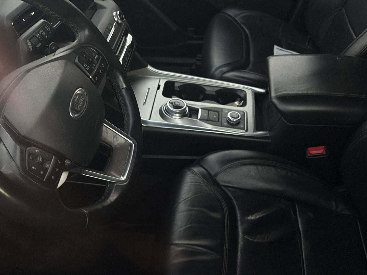 Used 2020 Ford Explorer Platinum w/ Premium Technology Package image 6