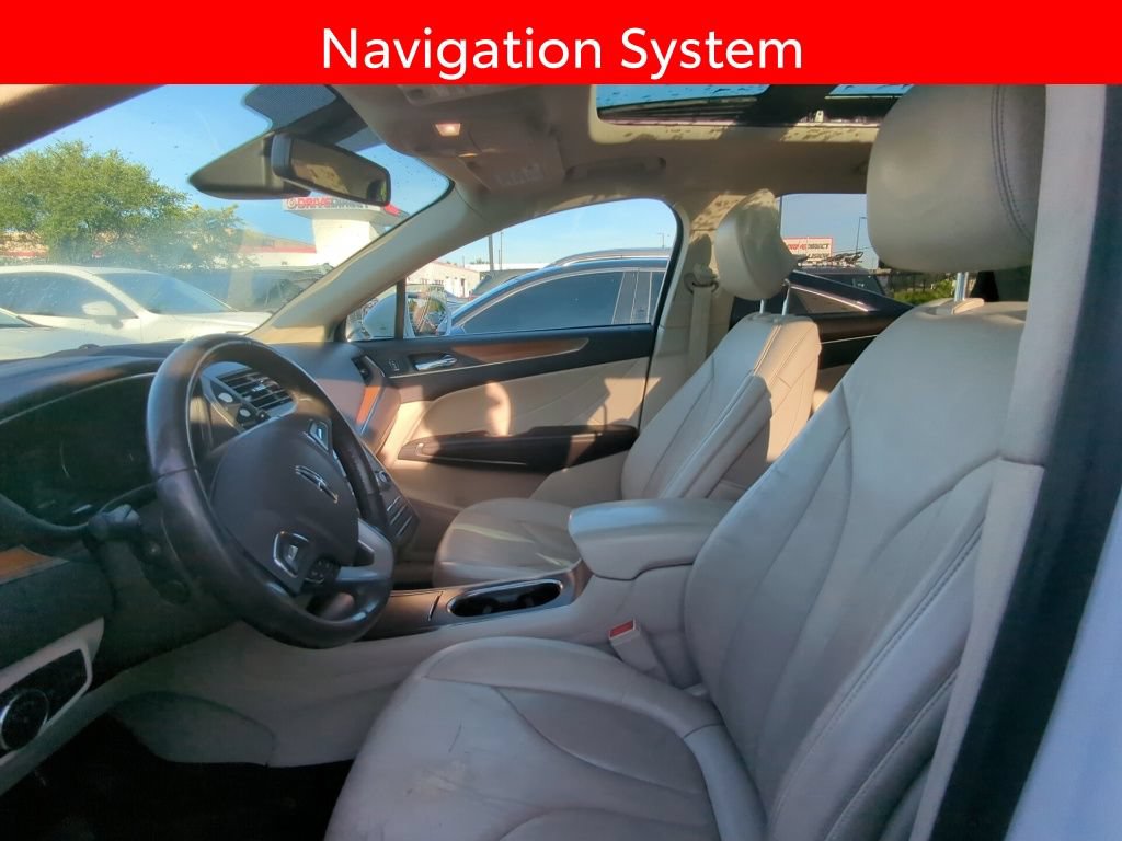 Used 2017 Lincoln MKC Select w/ Select Plus Package AWD/4WD image 6