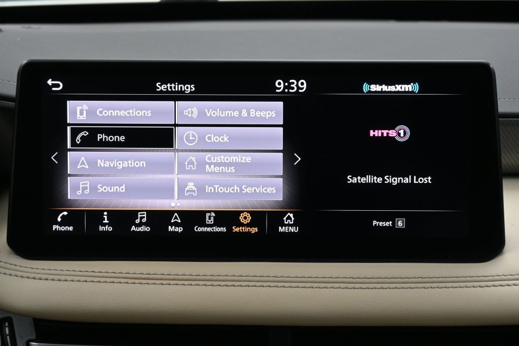 Used 2023 INFINITI QX60 Luxe w/ Performance Audio Package FWD image 11