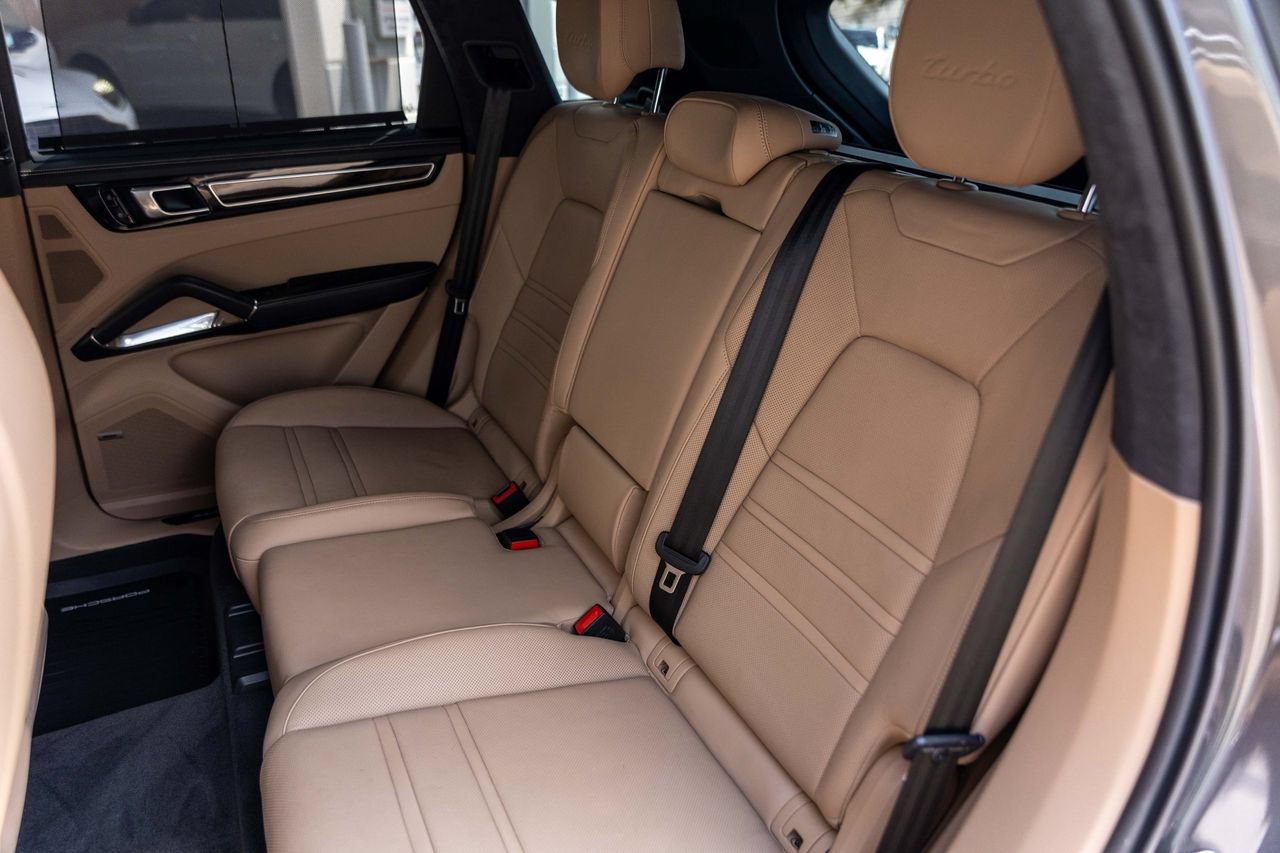 Used 2020 Porsche Cayenne Turbo AWD/4WD image 39