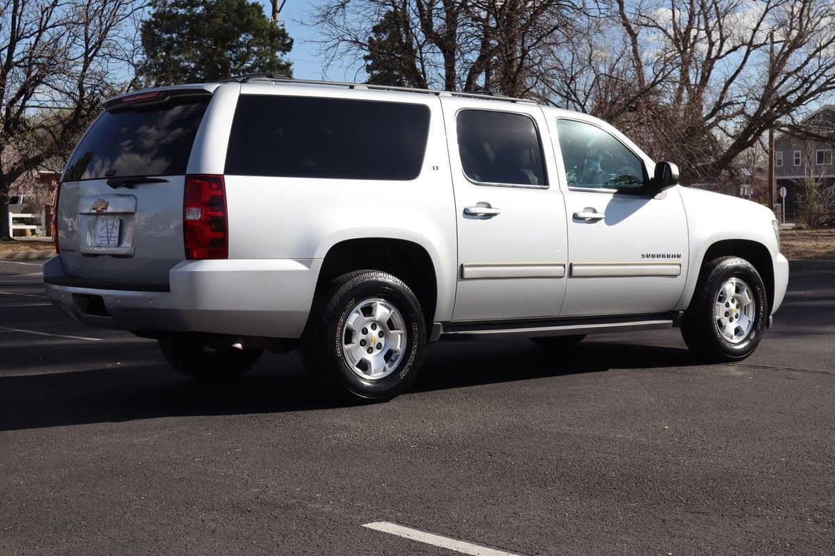 Used 2013 Chevrolet Suburban LT image 5