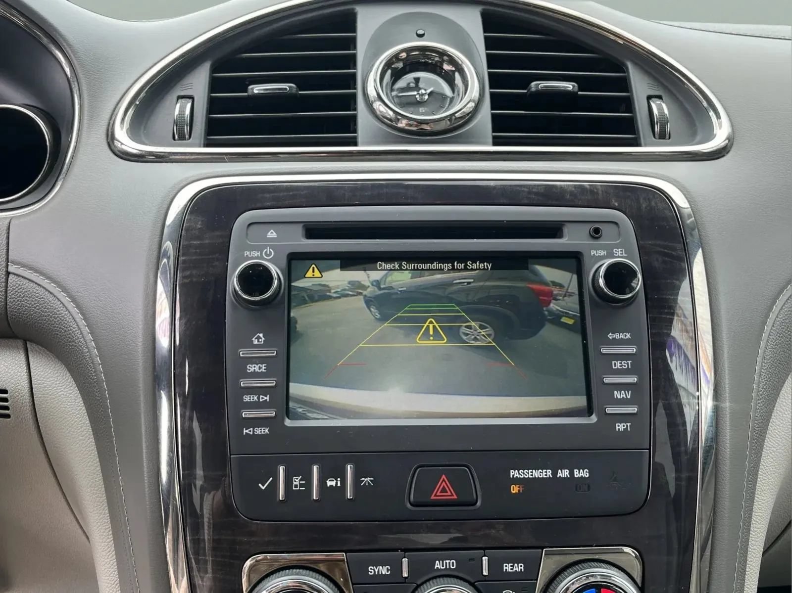 Used 2016 Buick Enclave Leather AWD/4WD image 10
