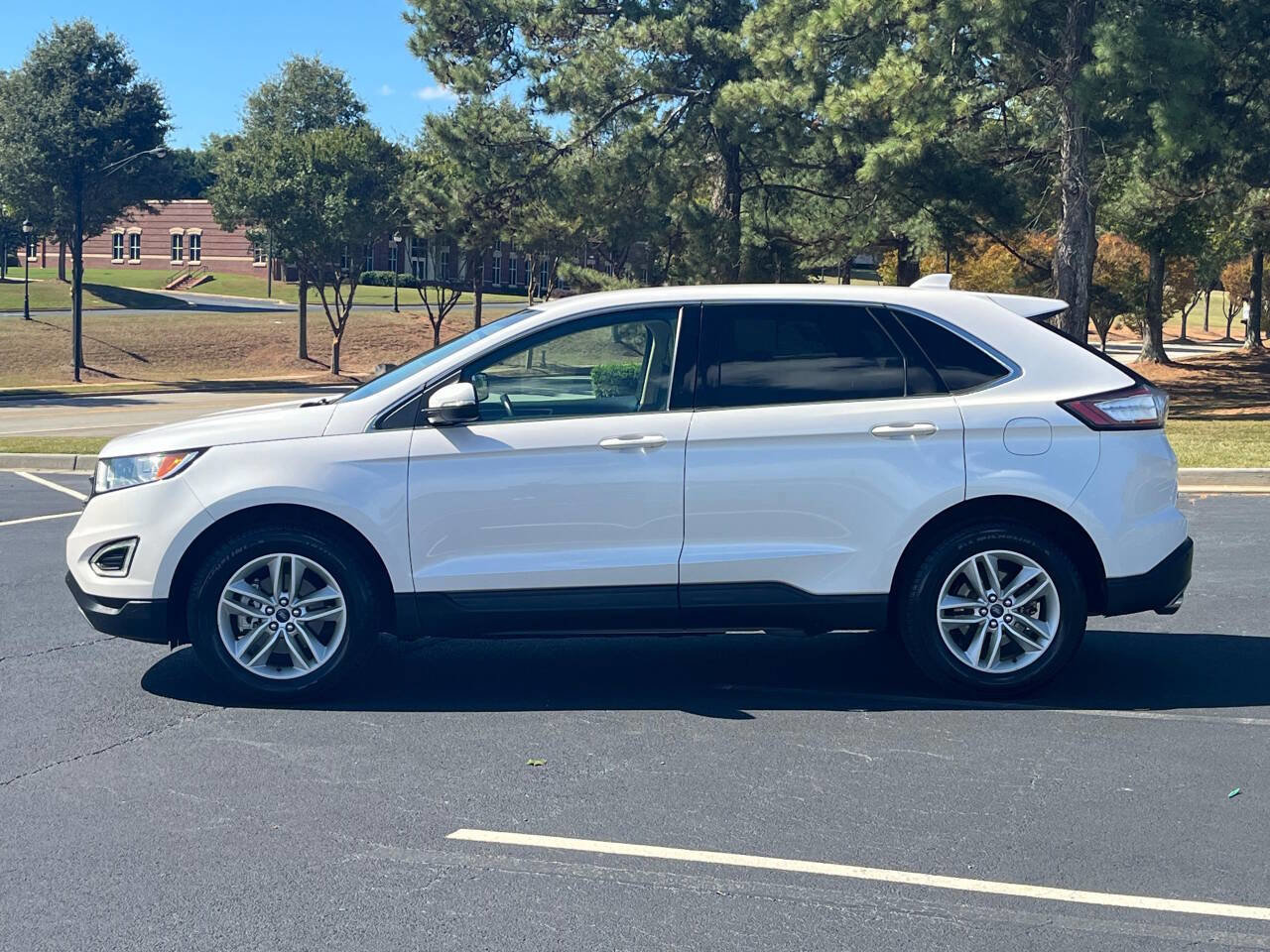 Used 2017 Ford Edge SEL w/ Equipment Group 201A image 3