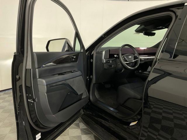 New 2025 Cadillac Escalade IQ Luxury 1 w/ Smart Trailering package image 28