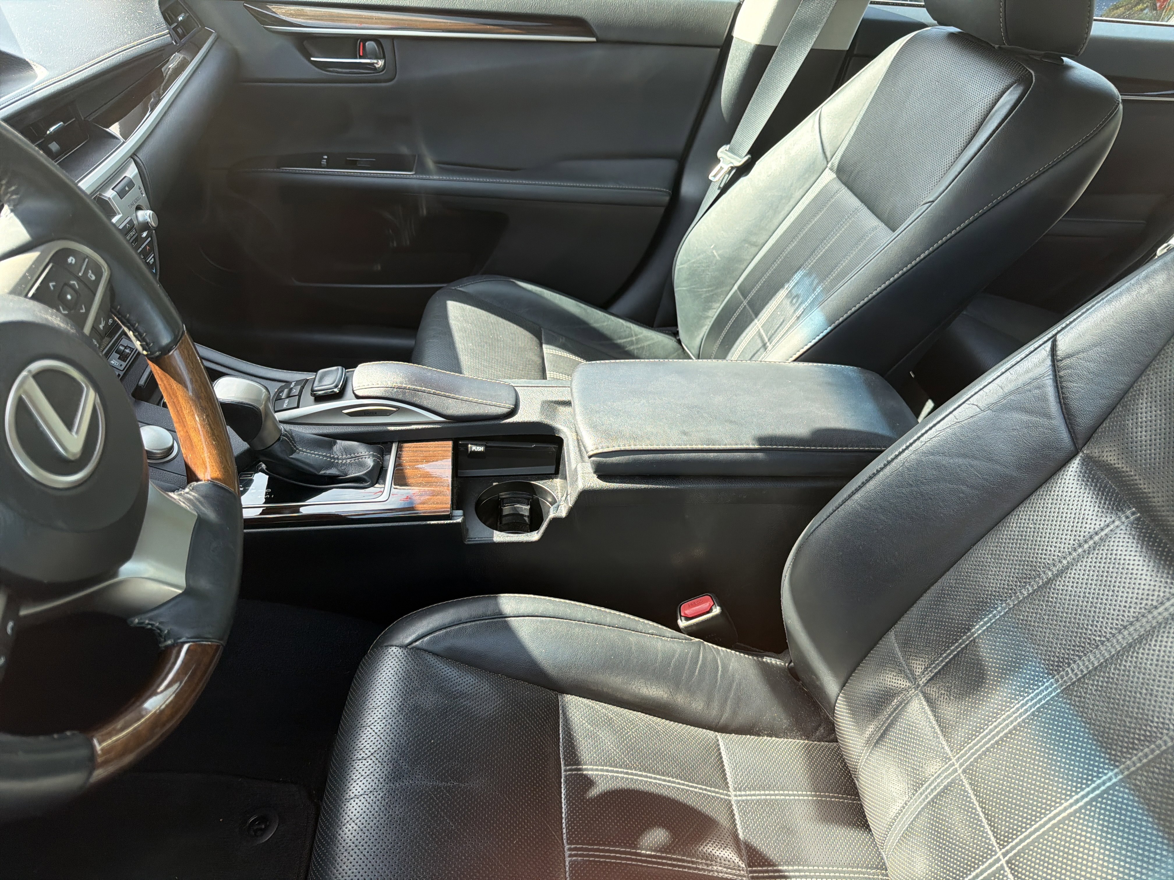 Used 2016 Lexus ES 350 w/ Luxury Package w/Wood Trim image 5