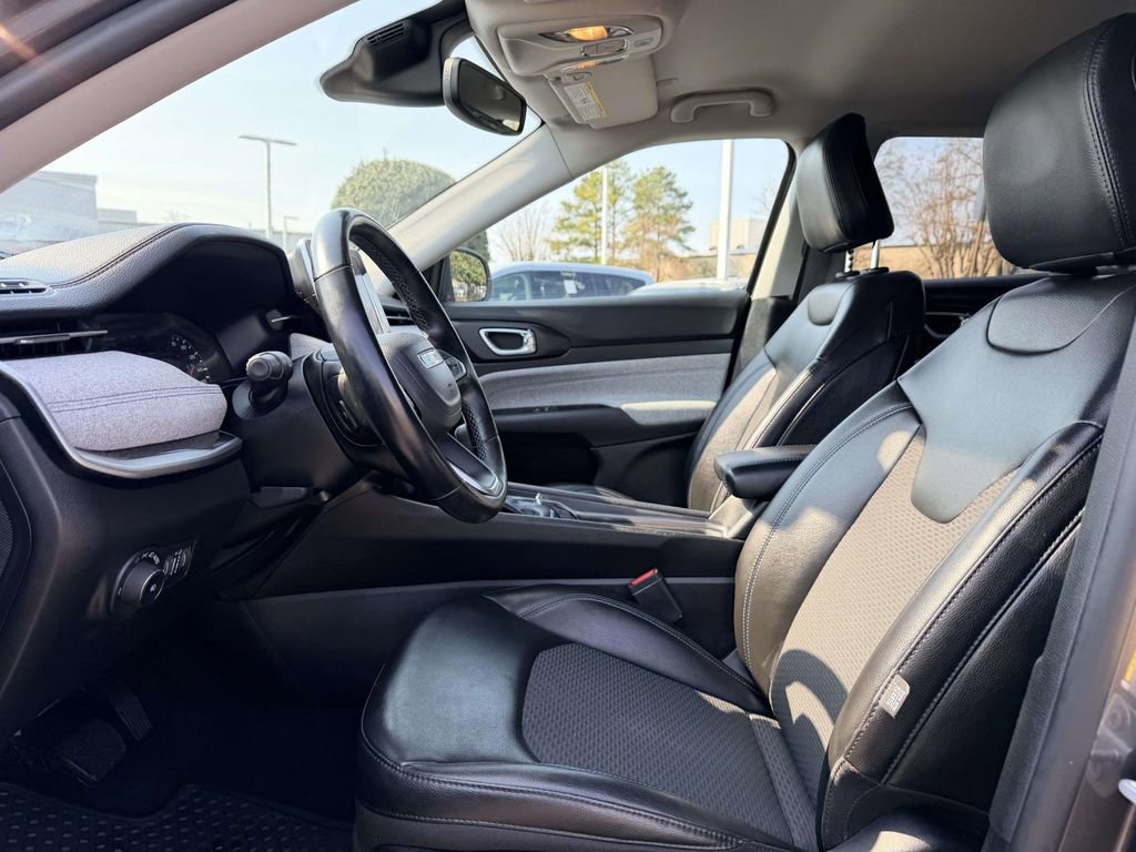 Used 2022 Jeep Compass Latitude w/ Convenience Group image 18