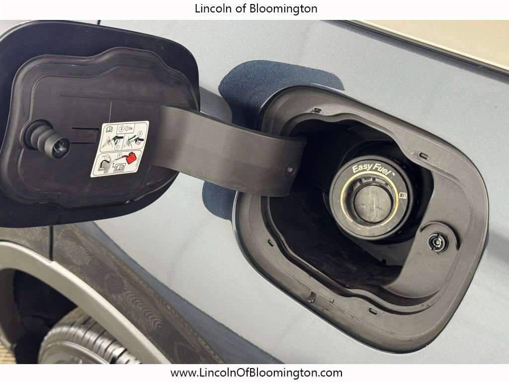 Certified 2023 Lincoln Aviator Reserve w/ Equipment Group 201A image 16