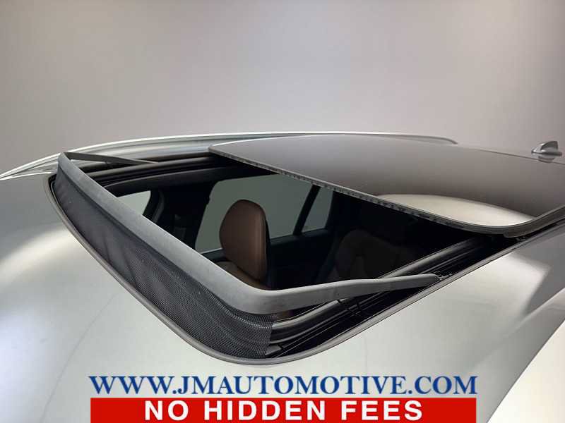 Used 2020 Volvo XC90 T6 Momentum AWD/4WD image 11
