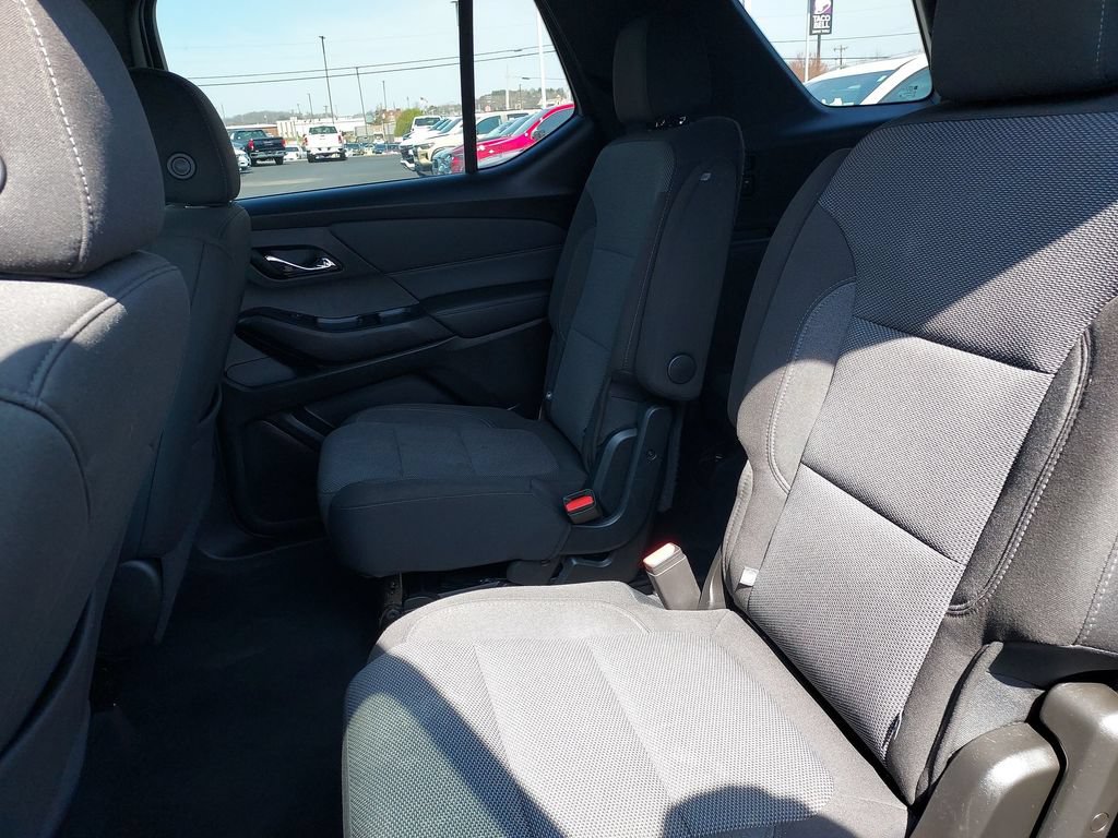 Used 2023 Chevrolet Traverse LT FWD image 27
