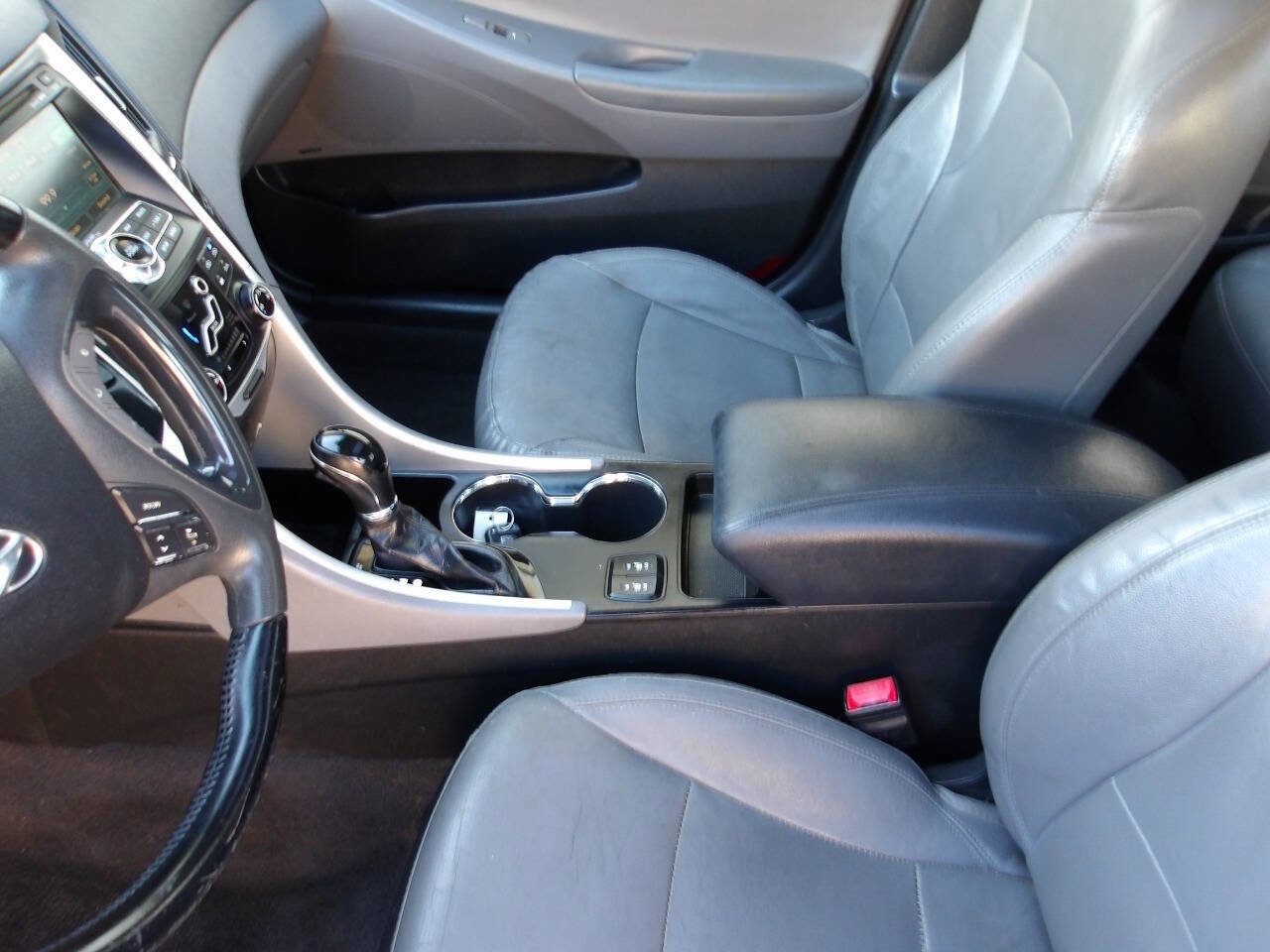 Used 2011 Hyundai Sonata Limited w/ Navigation Pkg 5 image 19