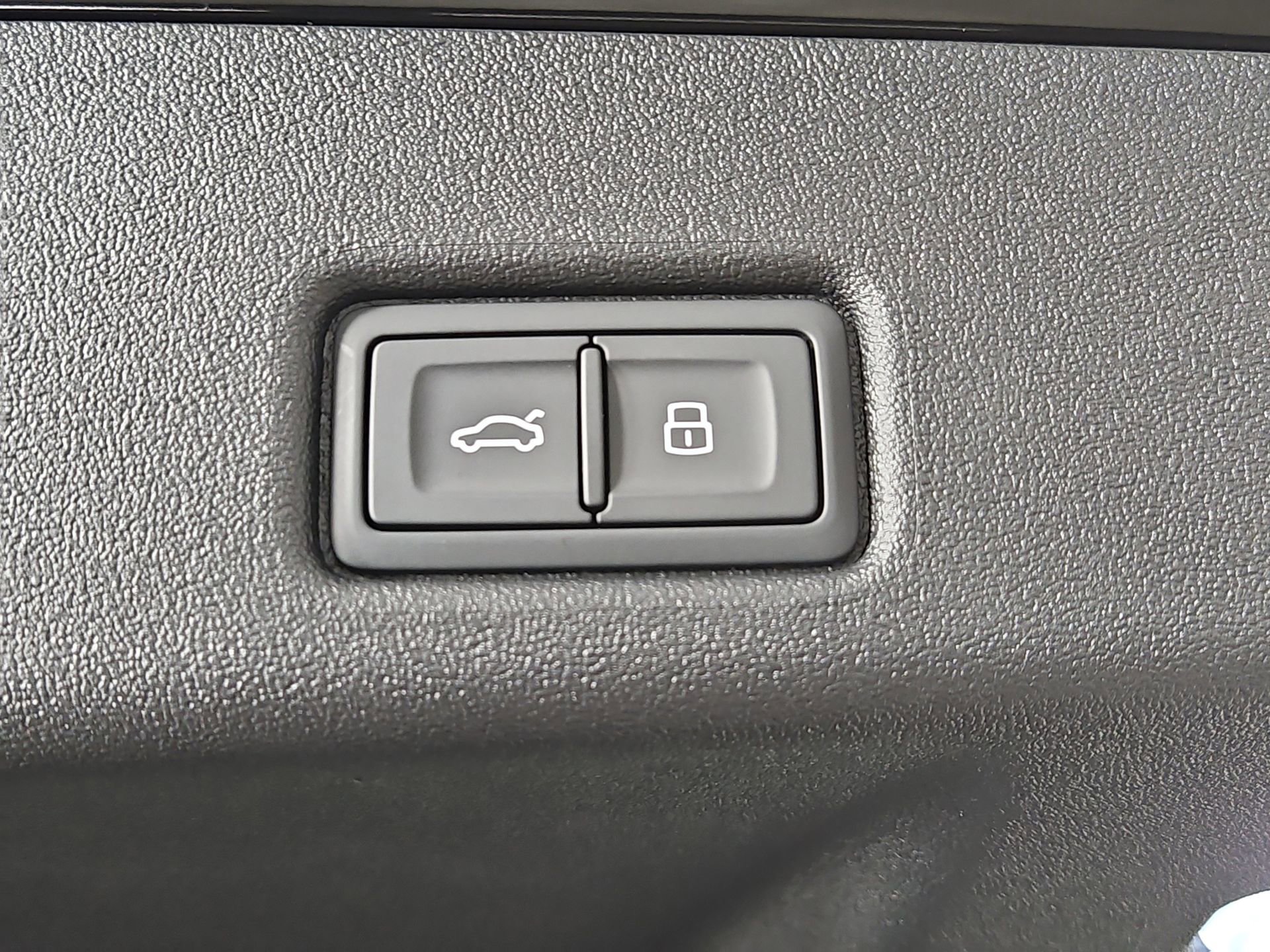 New 2026 Audi SQ5 Premium Plus image 13